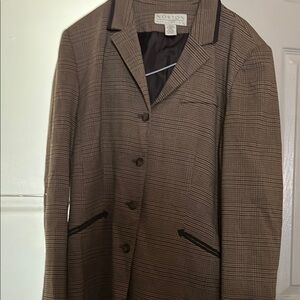 Brown Tailored Blazer with Textured Fabric